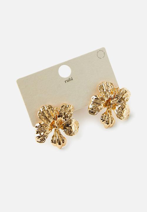 Rubi - Mid charm earring-up hammered flower gold