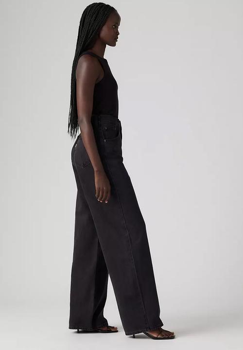 Levi’s® - Cinch Baggy Jeans - Capturing Moments