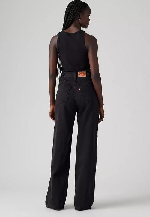 Levi’s® - Cinch Baggy Jeans - Capturing Moments