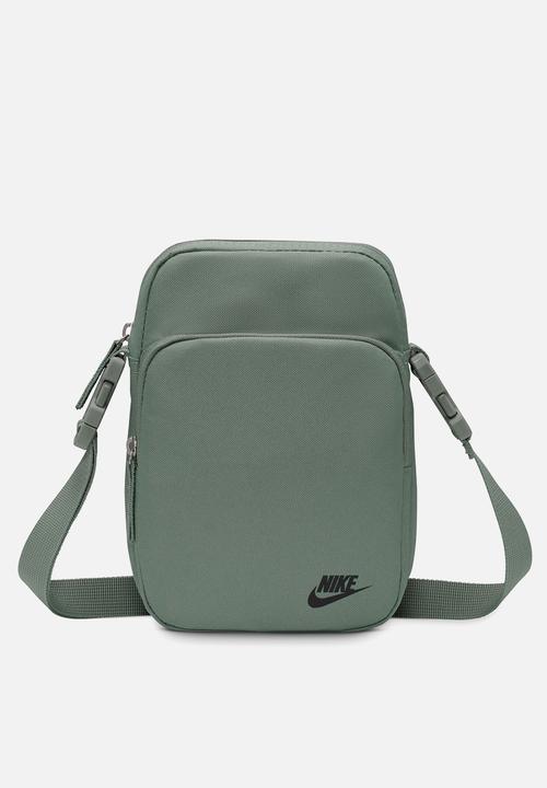 Nike - Nike Heritage Crossbody Bag (4L) - Clay Green/Clay Green/Black