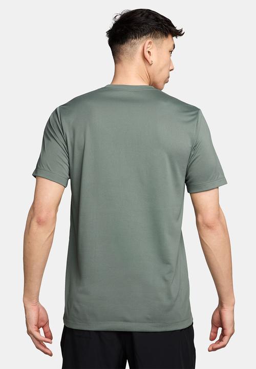 Nike -  Dri-FIT Fitness T-Shirt  - Clay Green/Black