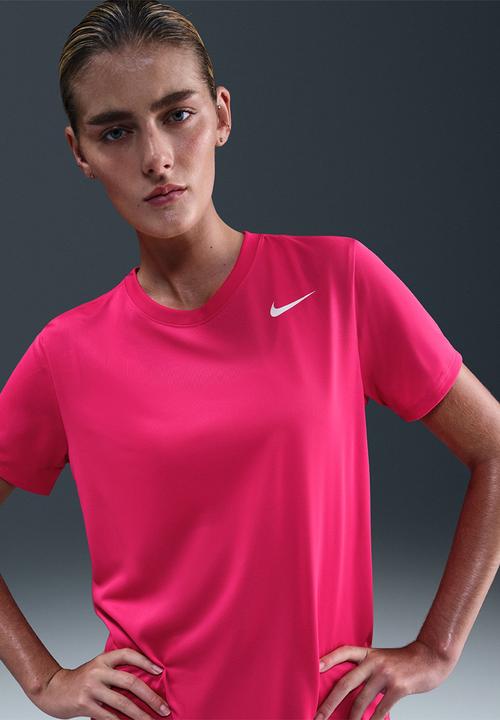 womens red nike t shirt