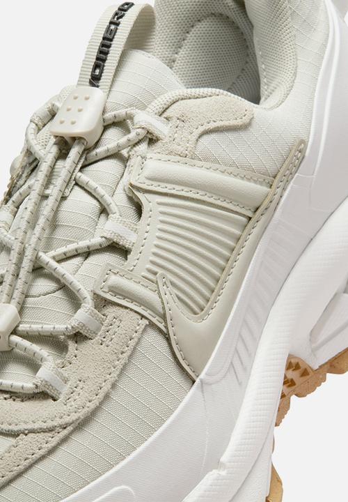 Nike - Zoom Vomero Roam
