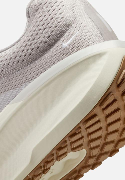 Nike - Winflo 11