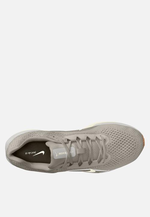 Nike - Winflo 11