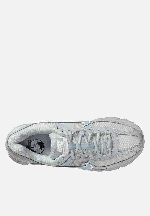 Nike - Zoom Vomero 5