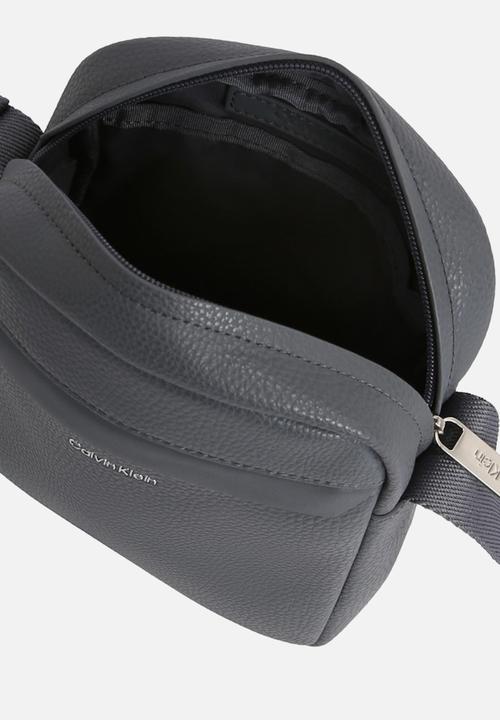 Calvin Klein - Ck Must Reporter S - Turbulence