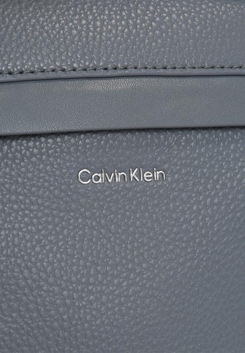 Calvin Klein - Ck Must Reporter S - Turbulence