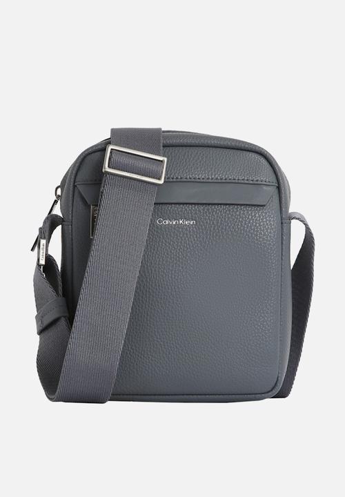 Calvin Klein - Ck Must Reporter S - Turbulence