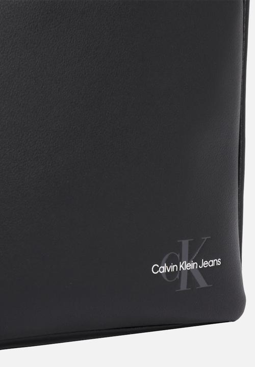 Calvin Klein - Mono Logo Flat Pack 18 - Na Black