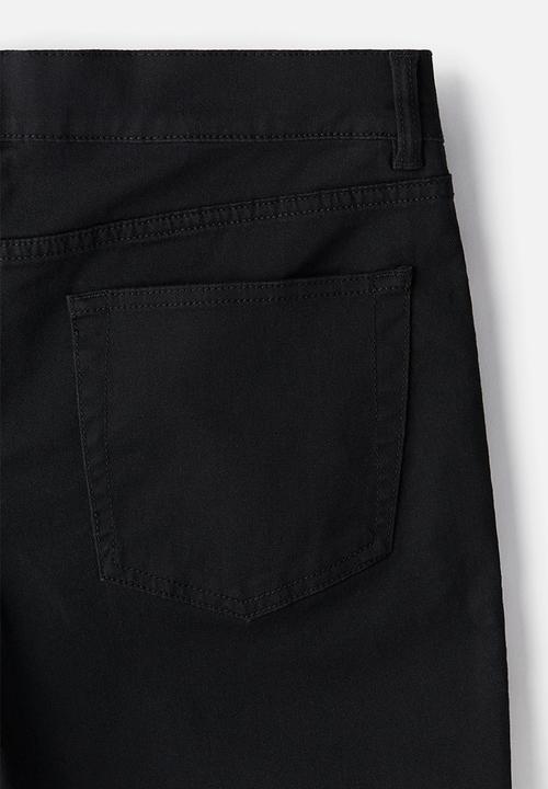 H&M - Slim fit cotton twill shorts - black