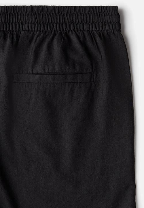 H&M - Regular fit linen-blend shorts - black
