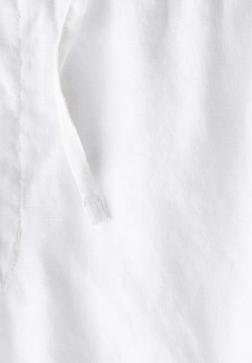 H&M - Regular fit linen shorts - white
