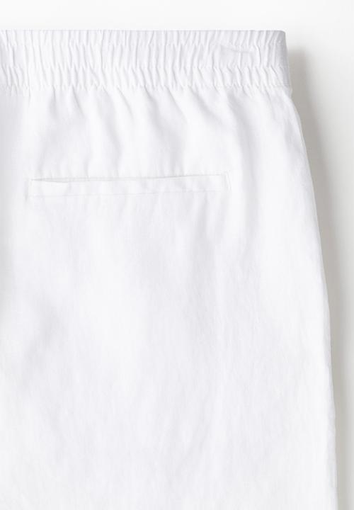 H&M - Regular fit linen shorts - white
