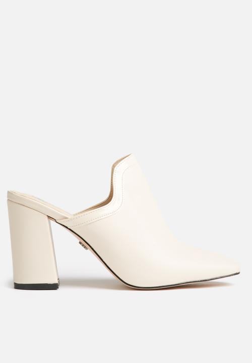 Lela heeled mules - cream Daisy Street 