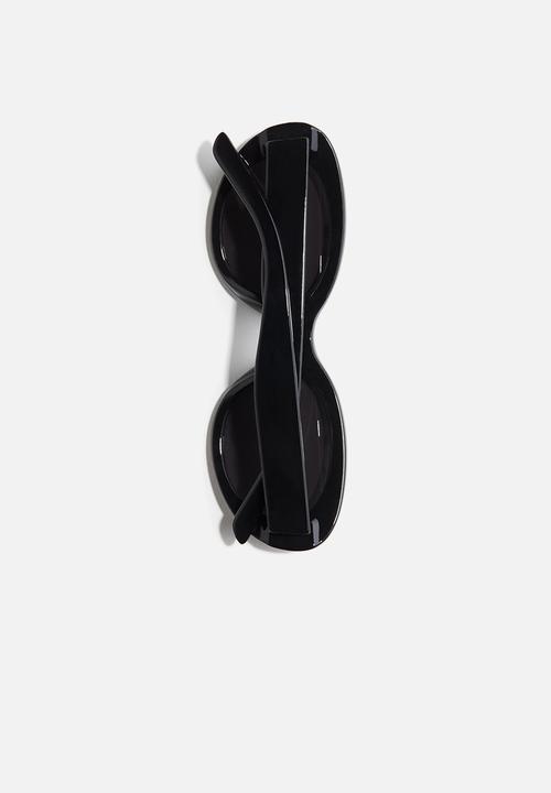 H&M - Oval sunglasses - black