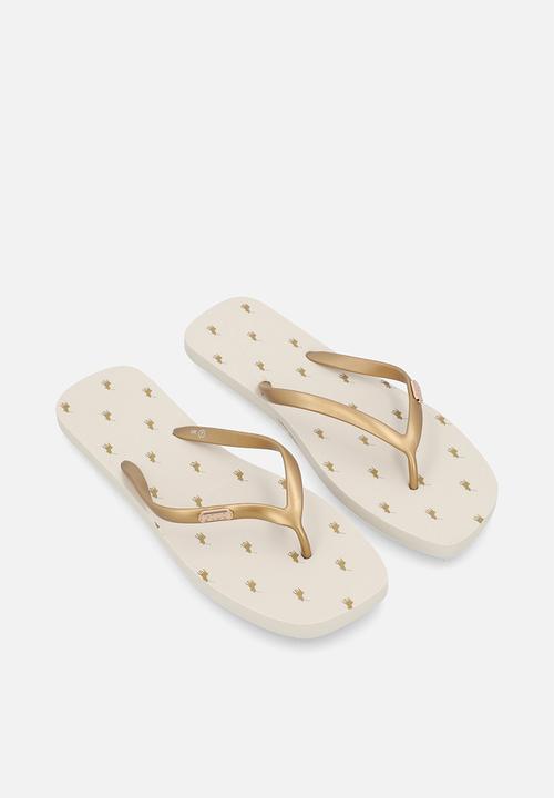 POLO - Squoval flip - off white