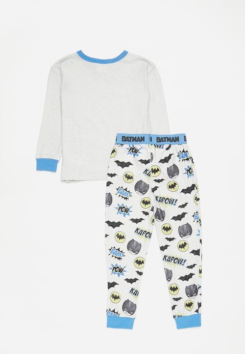 Cotton On - Chuck long sleeve pyjama set licensed - lcn wb cloud marle/batman cartoon