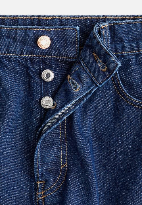 H&M - High knee denim shorts - dark denim blue 