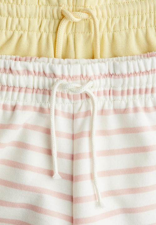 H&M - 2 pack sweatshorts - light yellow striped