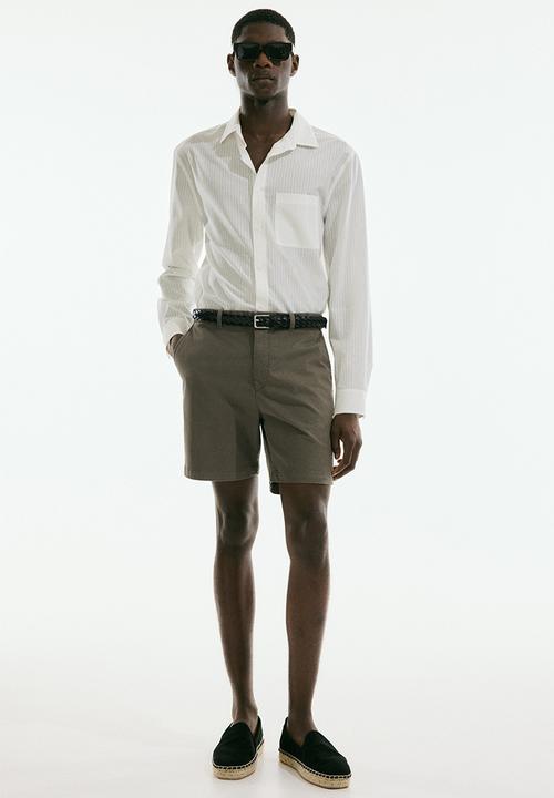 H&M - Regular fit chino shorts - green