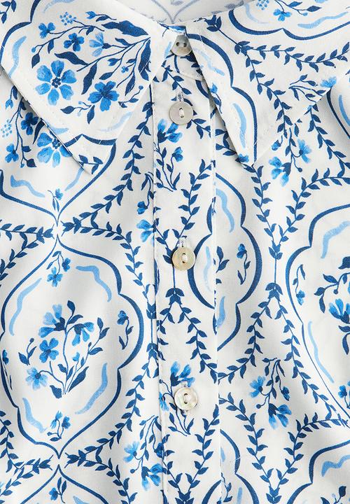 H&M - Tie-belt shirt dress - white & blue patterned