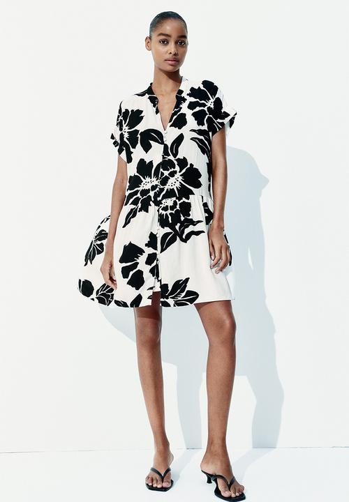 H&M - Crinkled tunic dress - cream & black floral 
