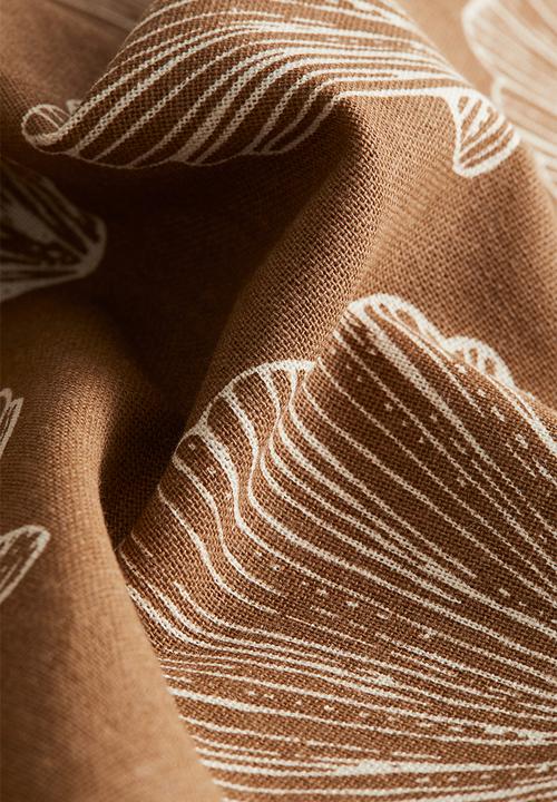 H&M - Patterned cushion cover - light brown/patterned 