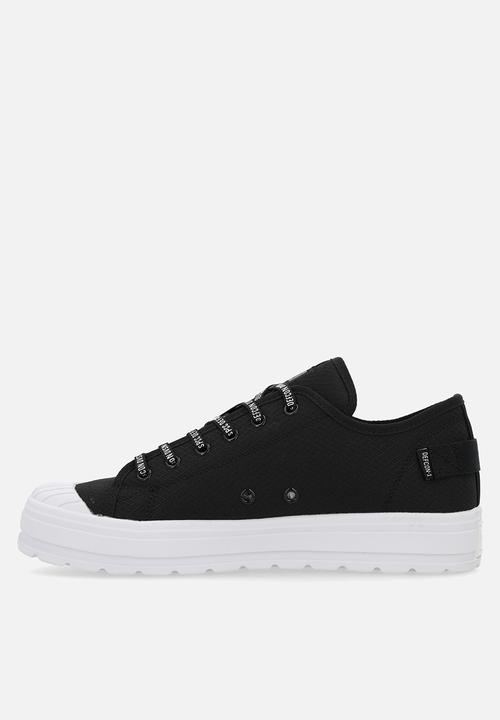S.P.C.C - Surge Defcon Lo Sneaker - Black + White
