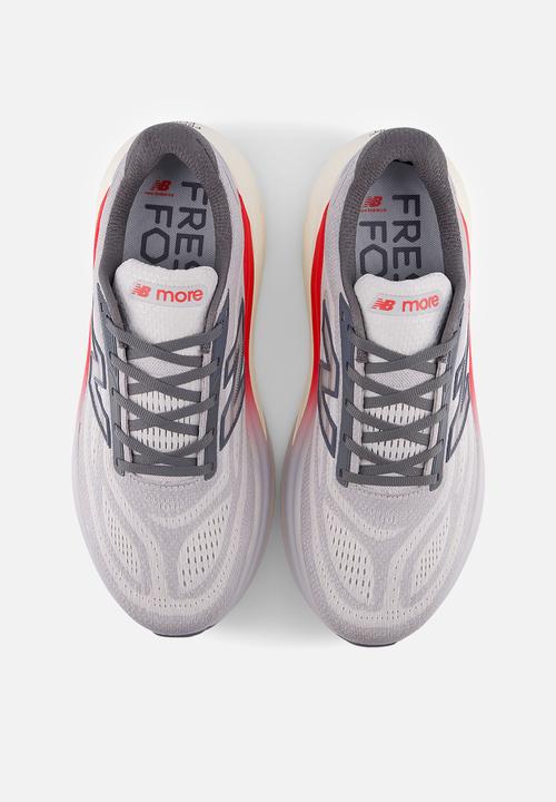 New Balance  - Fresh Foam X More v6