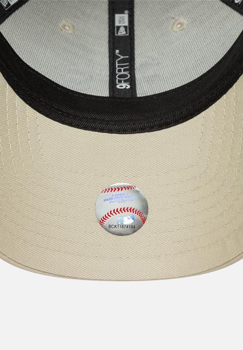 New Era - League Essential 9Forty® Oakland Athletics Stndkg - Ecru
