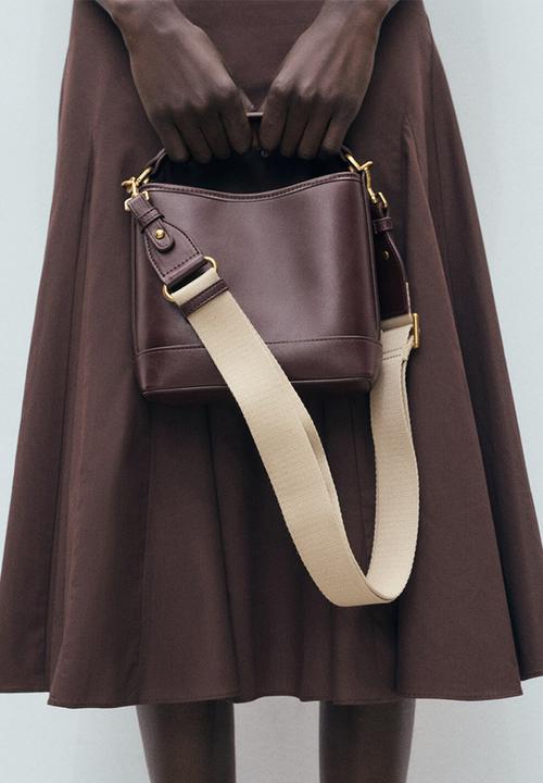 MANGO - Isoldo bucket bag - dark red