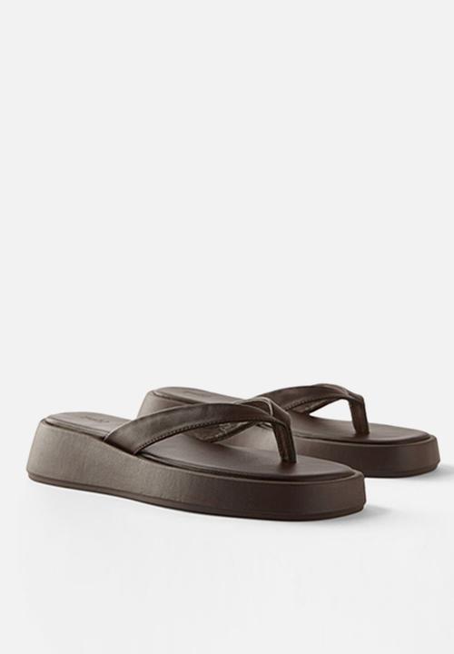 Cotton On - Byronbyron flatform sandal - brown