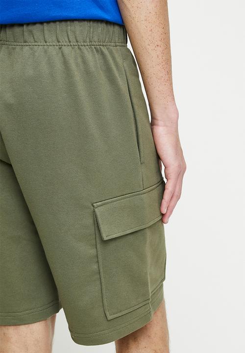 adidas Performance - Feelcozy Cargo Shorts  - Oli Green