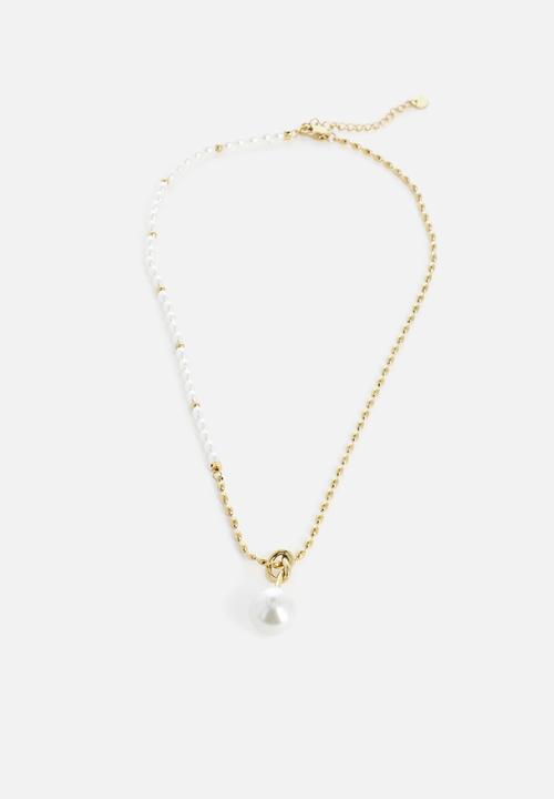 Zoe on Trend - Elegant pearl and bead necklace - gold