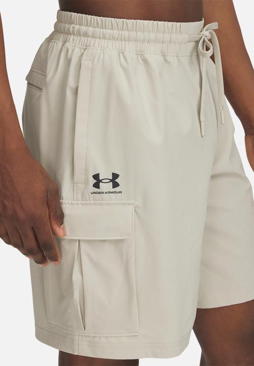 Under Armour - UA Vibe Woven Cargo Short - Khaki Base /Black