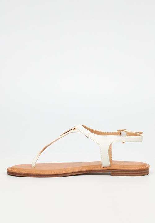 Miss Black - Basil 3 t-bar sandal - white
