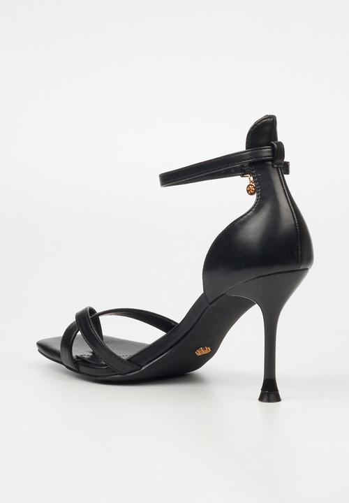 Miss Black - Chanel 4 toe-loop heel - black