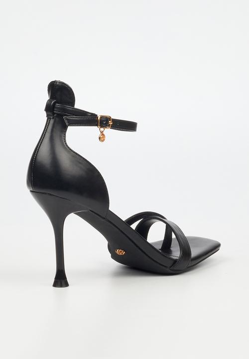 Miss Black - Chanel 4 toe-loop heel - black
