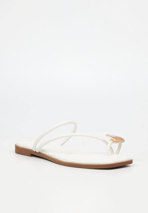 Miss Black - Naledi 4 flat sandal - white