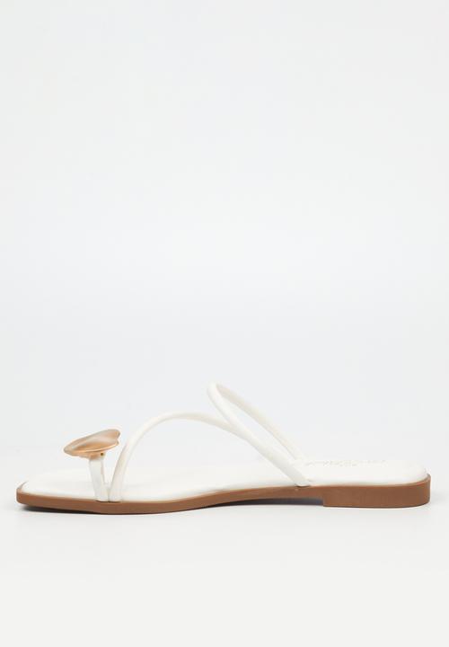 Miss Black - Naledi 4 flat sandal - white