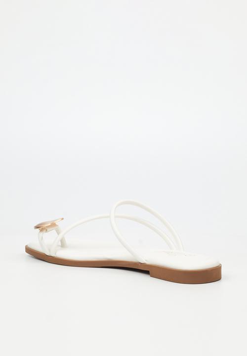 Miss Black - Naledi 4 flat sandal - white