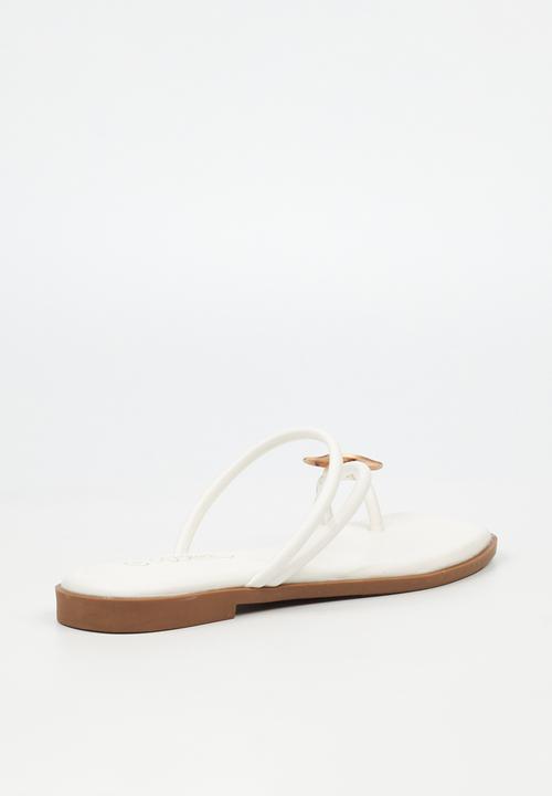 Miss Black - Naledi 4 flat sandal - white