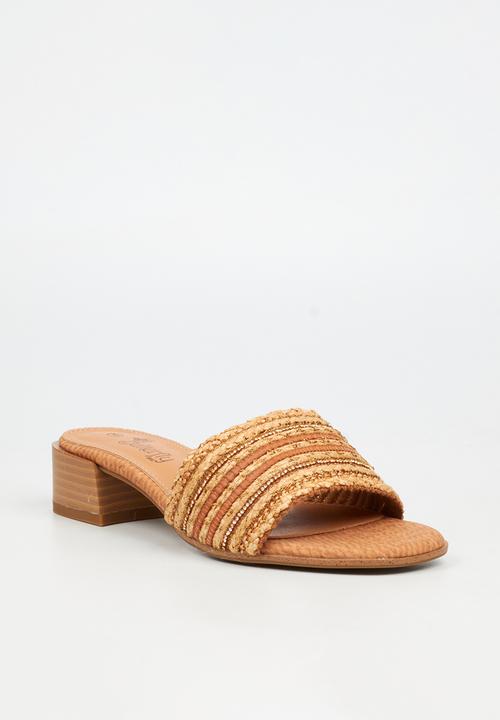 Butterfly Feet - Mitzi 1 heel - beige