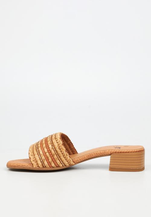 Butterfly Feet - Mitzi 1 heel - beige