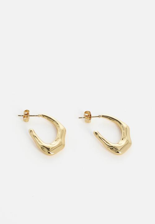 Zoe on Trend - Organic style hoop earrings - gold