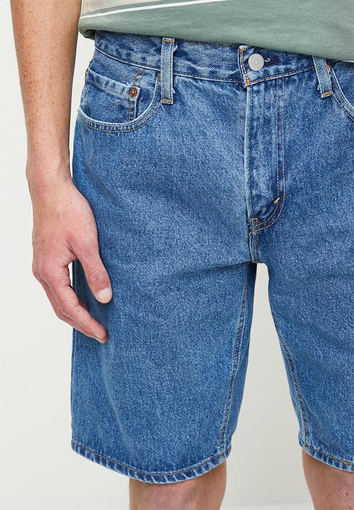 Levi’s® - 405 Standard Short - Medium Score Short