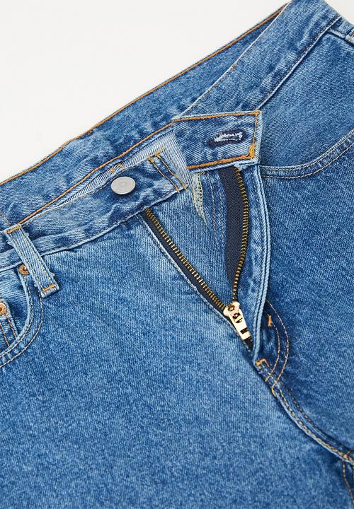 Levi’s® - 405 Standard Short - Medium Score Short
