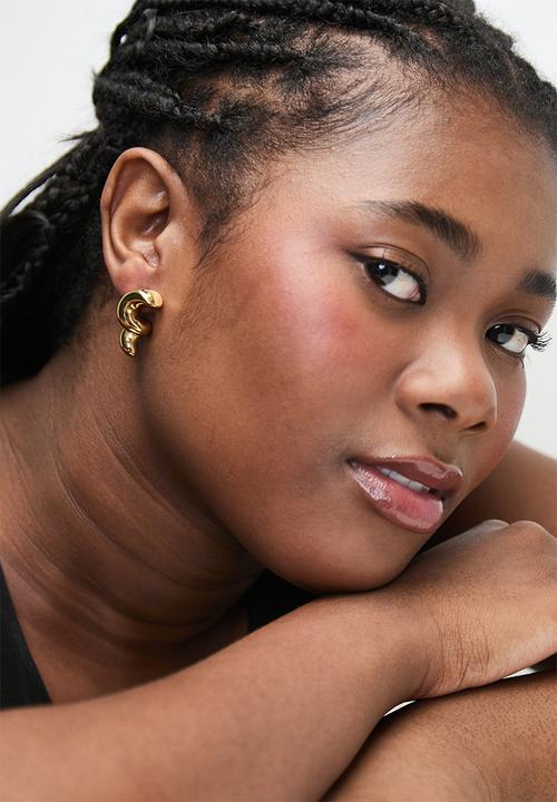 Zoe on Trend - Organic design trend earrings - gold