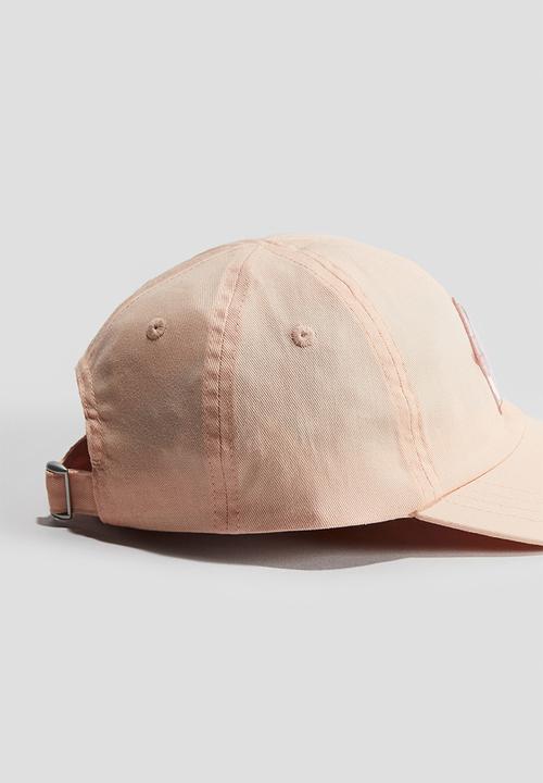 H&M - Cotton twill cap - peach star